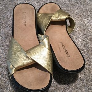 Gold leather sandals - EUC